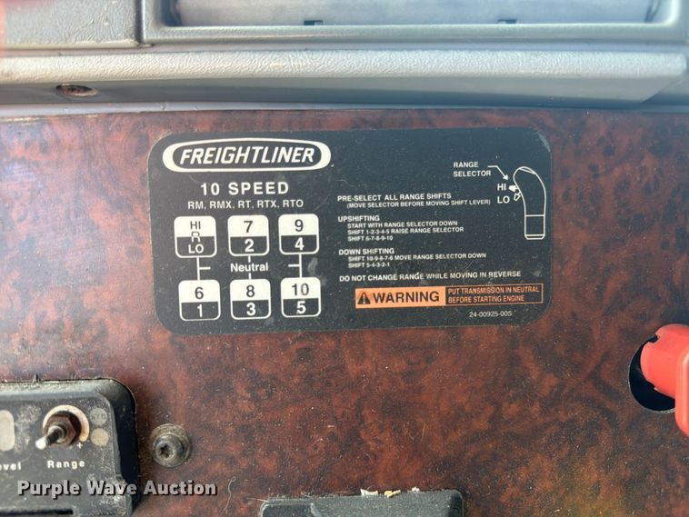 image for item DQ7864 2006 Freightliner CST120 semi truck