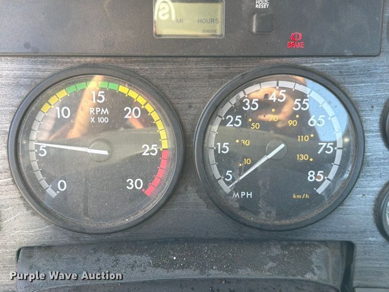 image for item DQ7865 2012 Freightliner Columbia semi truck