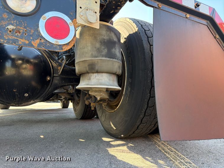 image for item DQ7865 2012 Freightliner Columbia semi truck