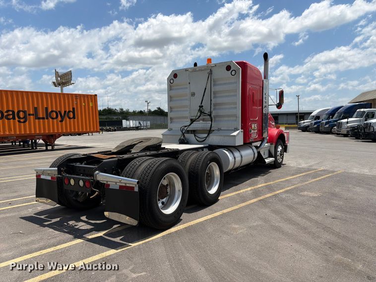 image for item DQ7867 2005 Kenworth T800 semi truck