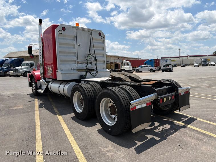 image for item DQ7867 2005 Kenworth T800 semi truck