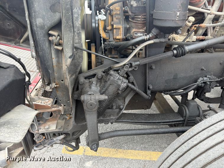 image for item DQ7867 2005 Kenworth T800 semi truck