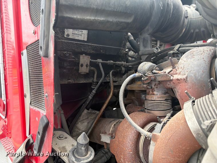 image for item DQ7867 2005 Kenworth T800 semi truck