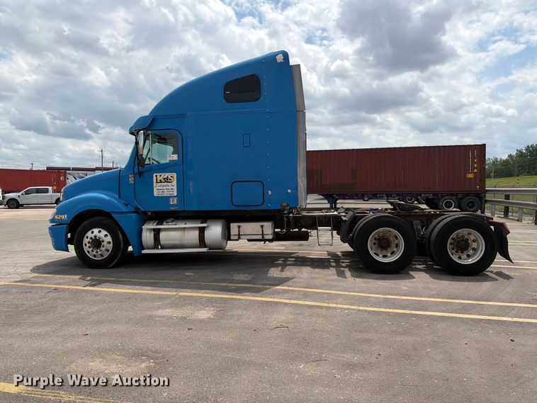 image for item DQ7868 2005 Freightliner Columbia semi truck