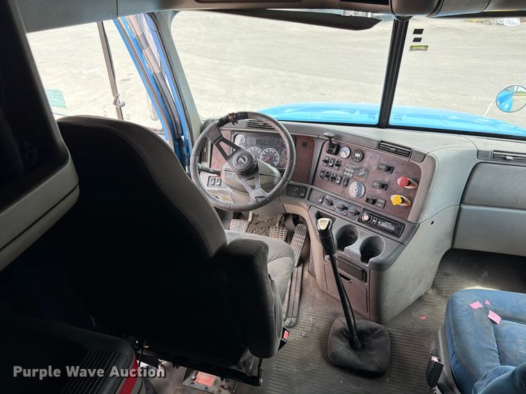 image for item DQ7868 2005 Freightliner Columbia semi truck