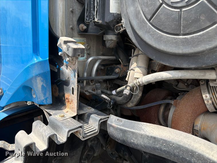 image for item DQ7868 2005 Freightliner Columbia semi truck