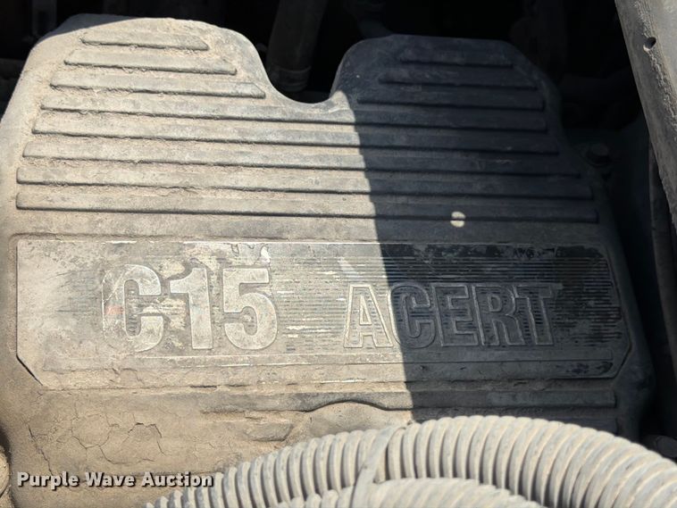 image for item DQ7868 2005 Freightliner Columbia semi truck