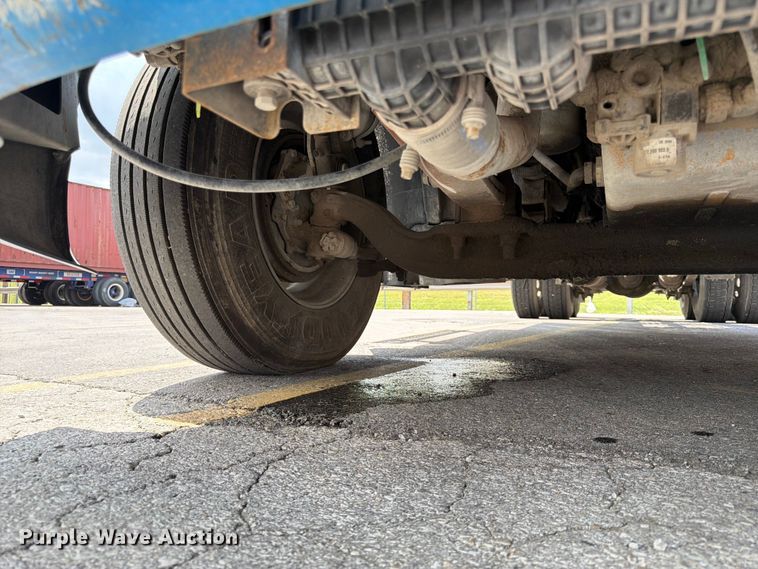image for item DQ7868 2005 Freightliner Columbia semi truck