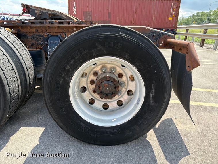 image for item DQ7868 2005 Freightliner Columbia semi truck
