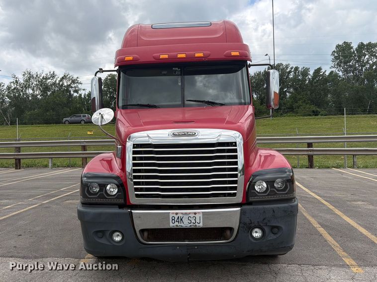 image for item DQ7869 2006 Freightliner CST120 semi truck