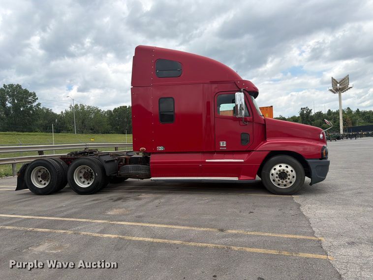 image for item DQ7869 2006 Freightliner CST120 semi truck