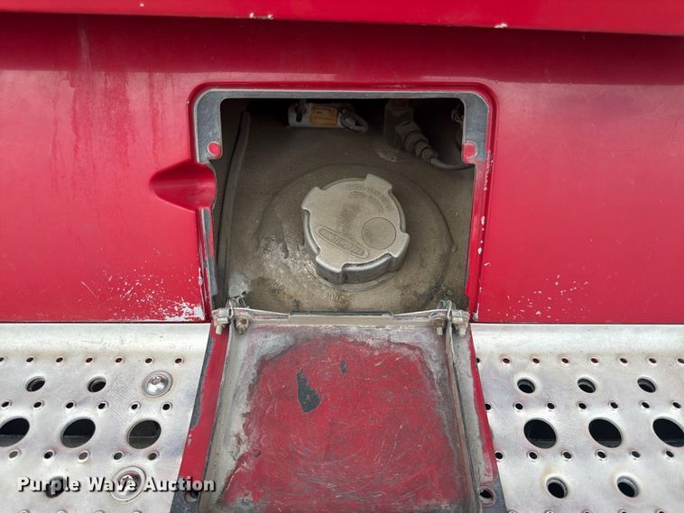 image for item DQ7869 2006 Freightliner CST120 semi truck