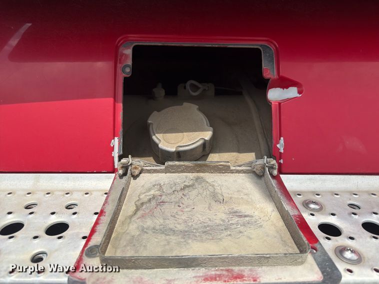 image for item DQ7869 2006 Freightliner CST120 semi truck