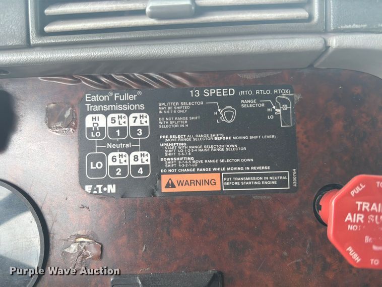 image for item DQ7869 2006 Freightliner CST120 semi truck