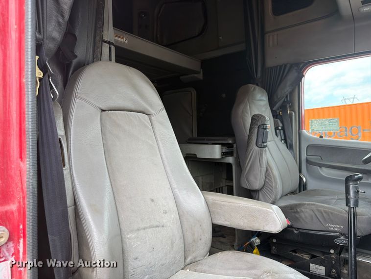 image for item DQ7869 2006 Freightliner CST120 semi truck