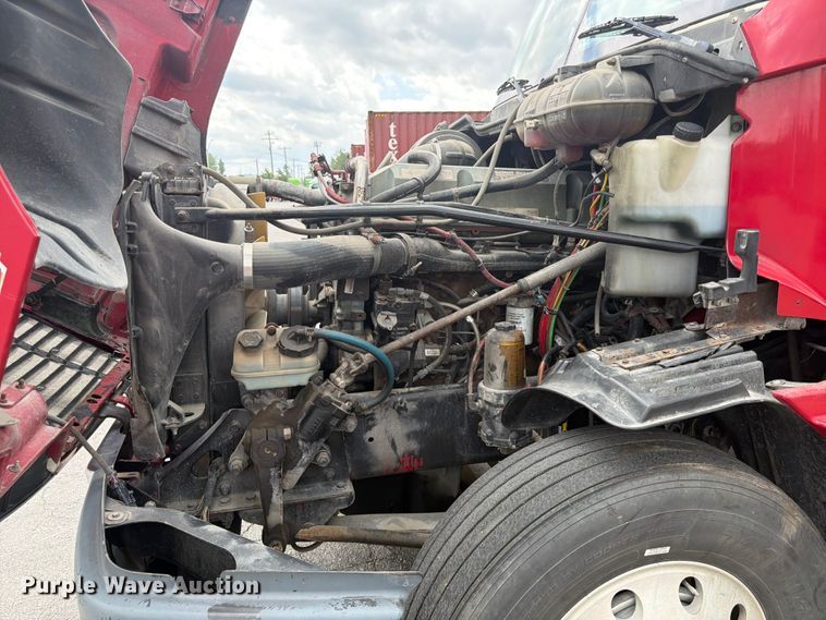 image for item DQ7869 2006 Freightliner CST120 semi truck