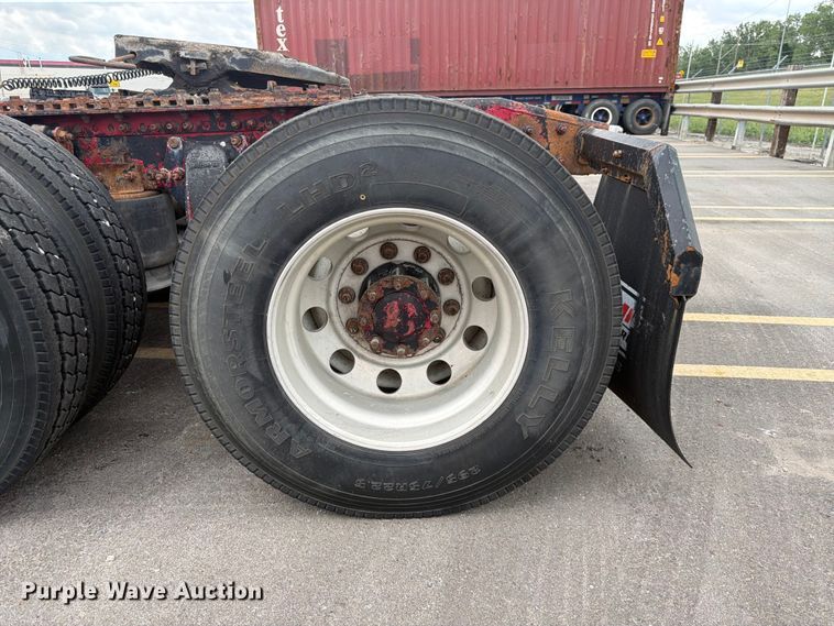 image for item DQ7869 2006 Freightliner CST120 semi truck