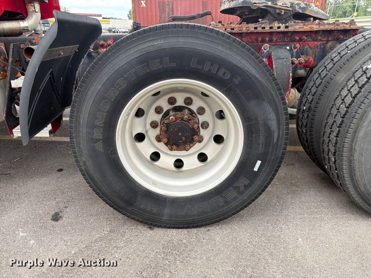 image for item DQ7869 2006 Freightliner CST120 semi truck