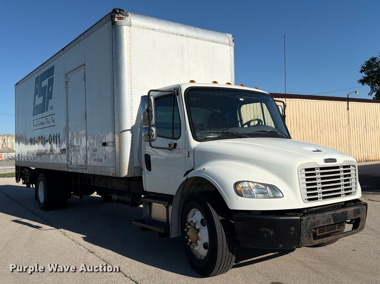 image for item DQ7878 2013 Freightliner M2 106 box truck