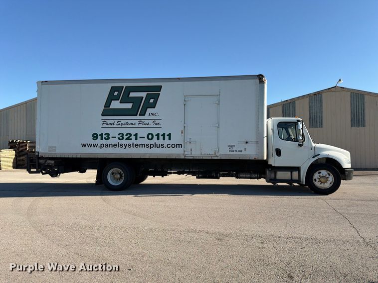 image for item DQ7878 2013 Freightliner M2 106 box truck