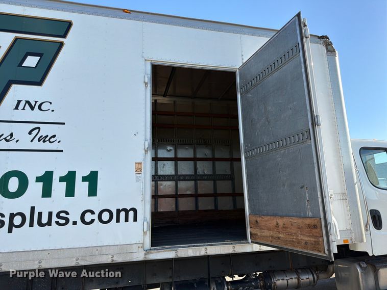 image for item DQ7878 2013 Freightliner M2 106 box truck