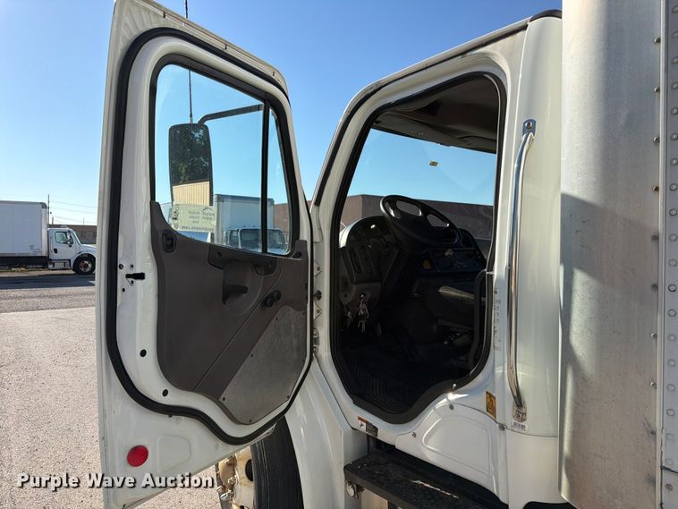 image for item DQ7878 2013 Freightliner M2 106 box truck