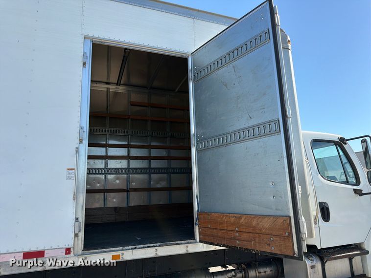 image for item DQ7879 2016 Freightliner M2 106 box truck