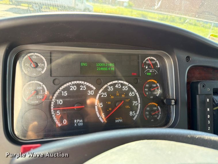 image for item DQ7879 2016 Freightliner M2 106 box truck
