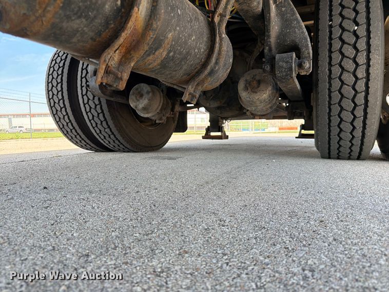 image for item DQ7880 2013 Freightliner M2 106 box truck