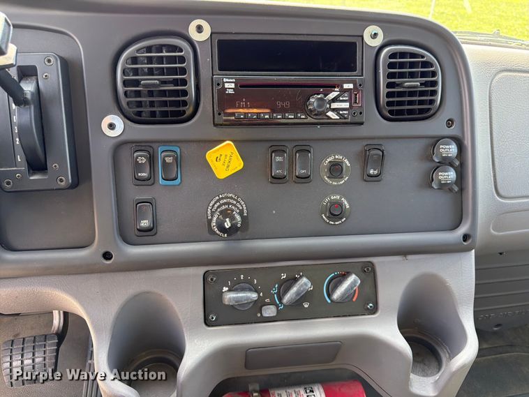 image for item DQ7881 2018 Freightliner M2 106 box truck