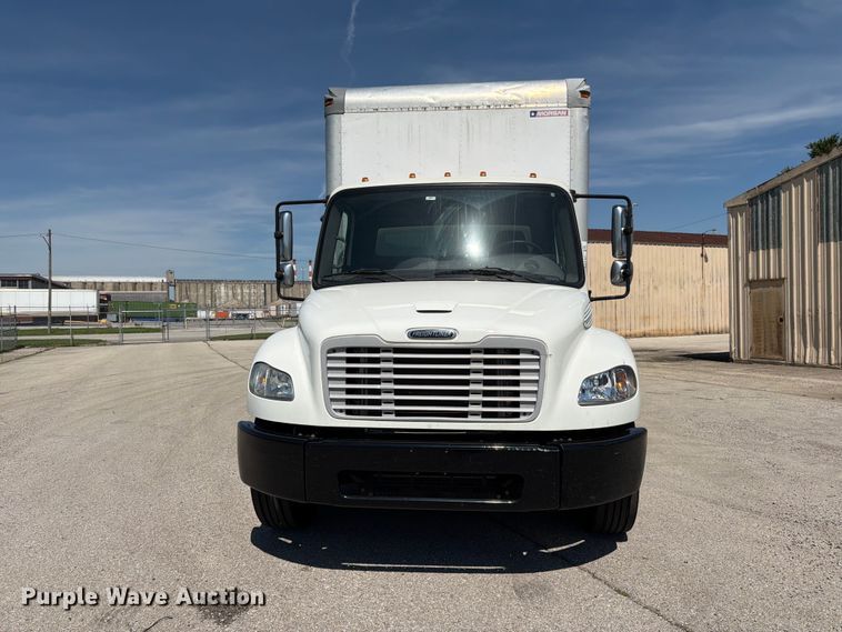 image for item DQ7882 2013 Freightliner M2 106 box truck