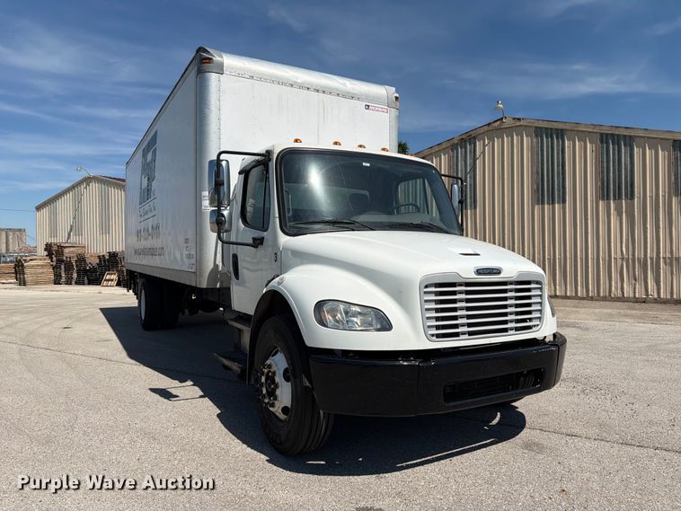 image for item DQ7882 2013 Freightliner M2 106 box truck