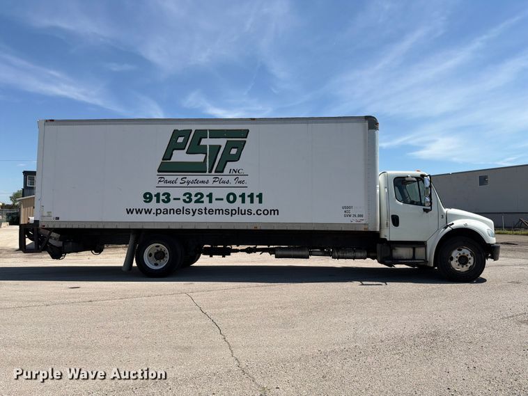 image for item DQ7882 2013 Freightliner M2 106 box truck