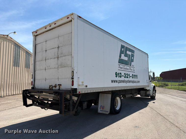 image for item DQ7882 2013 Freightliner M2 106 box truck