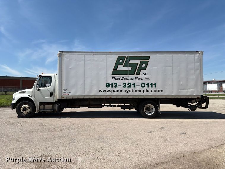 image for item DQ7882 2013 Freightliner M2 106 box truck