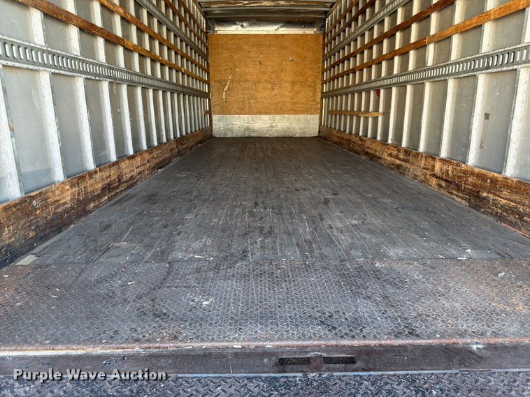 image for item DQ7882 2013 Freightliner M2 106 box truck