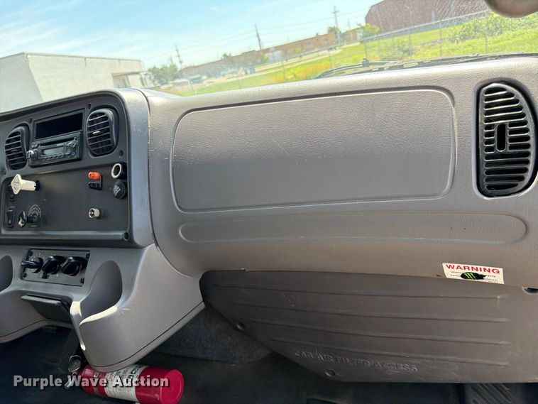 image for item DQ7882 2013 Freightliner M2 106 box truck