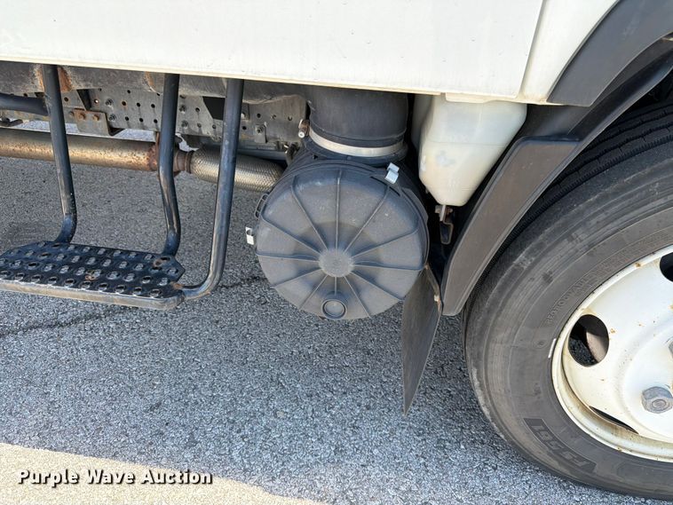 image for item DQ7883 2019 Isuzu NPR-XD Crew Cab box Truck