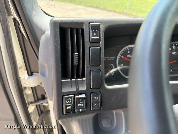 image for item DQ7883 2019 Isuzu NPR-XD Crew Cab box Truck