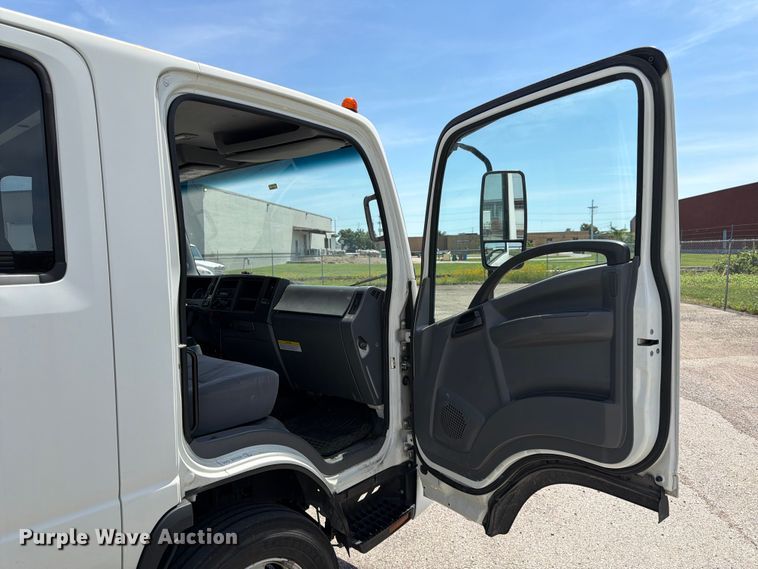 image for item DQ7883 2019 Isuzu NPR-XD Crew Cab box Truck