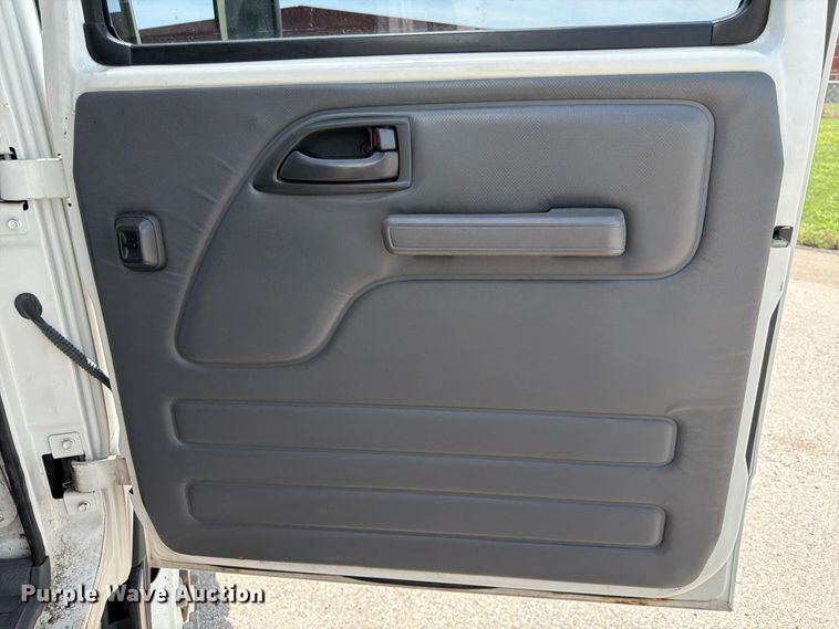 image for item DQ7883 2019 Isuzu NPR-XD Crew Cab box Truck