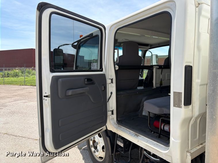 image for item DQ7883 2019 Isuzu NPR-XD Crew Cab box Truck