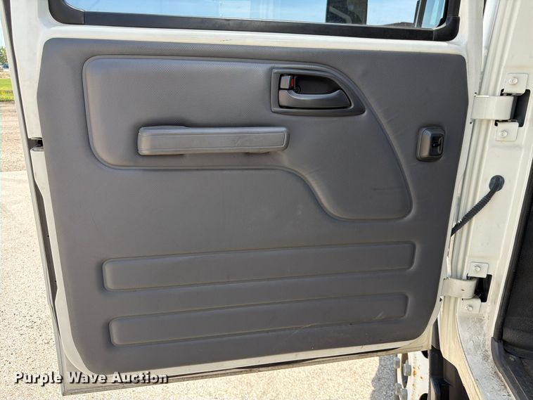 image for item DQ7883 2019 Isuzu NPR-XD Crew Cab box Truck