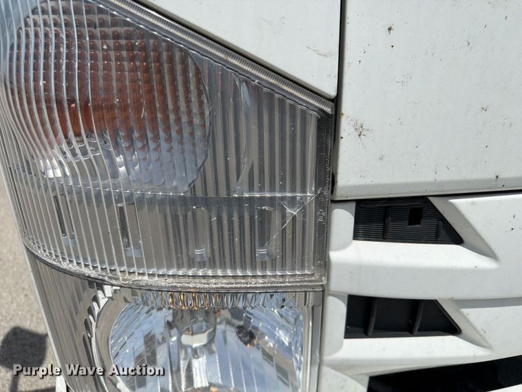 image for item DQ7884 2019 Isuzu NPR-XD Crew Cab box truck