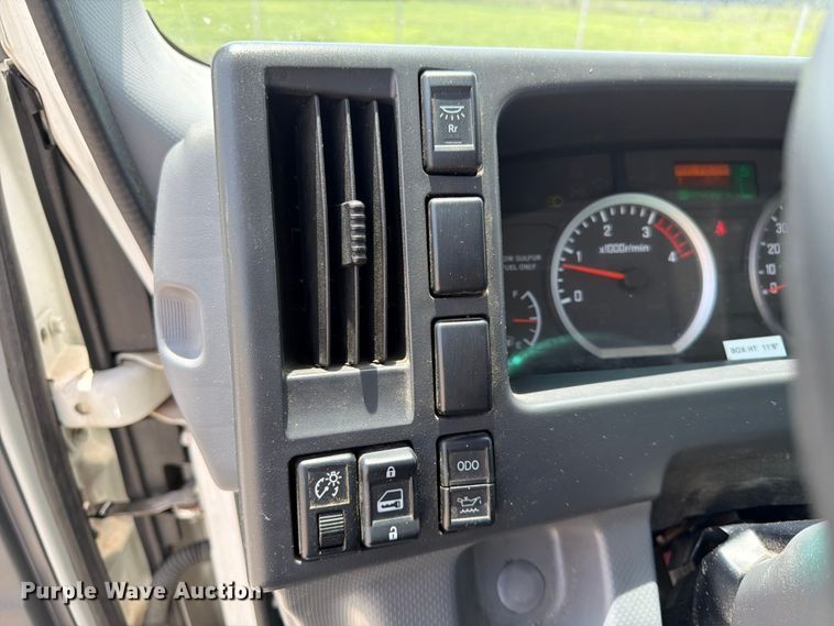 image for item DQ7884 2019 Isuzu NPR-XD Crew Cab box truck