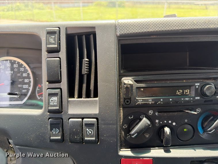 image for item DQ7884 2019 Isuzu NPR-XD Crew Cab box truck