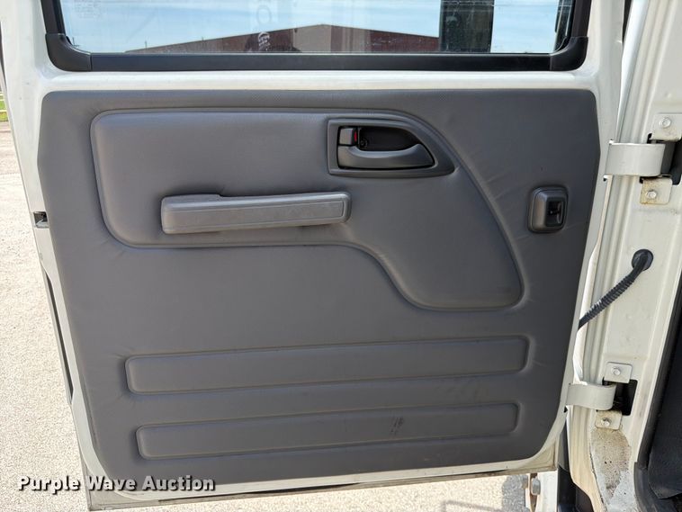image for item DQ7884 2019 Isuzu NPR-XD Crew Cab box truck