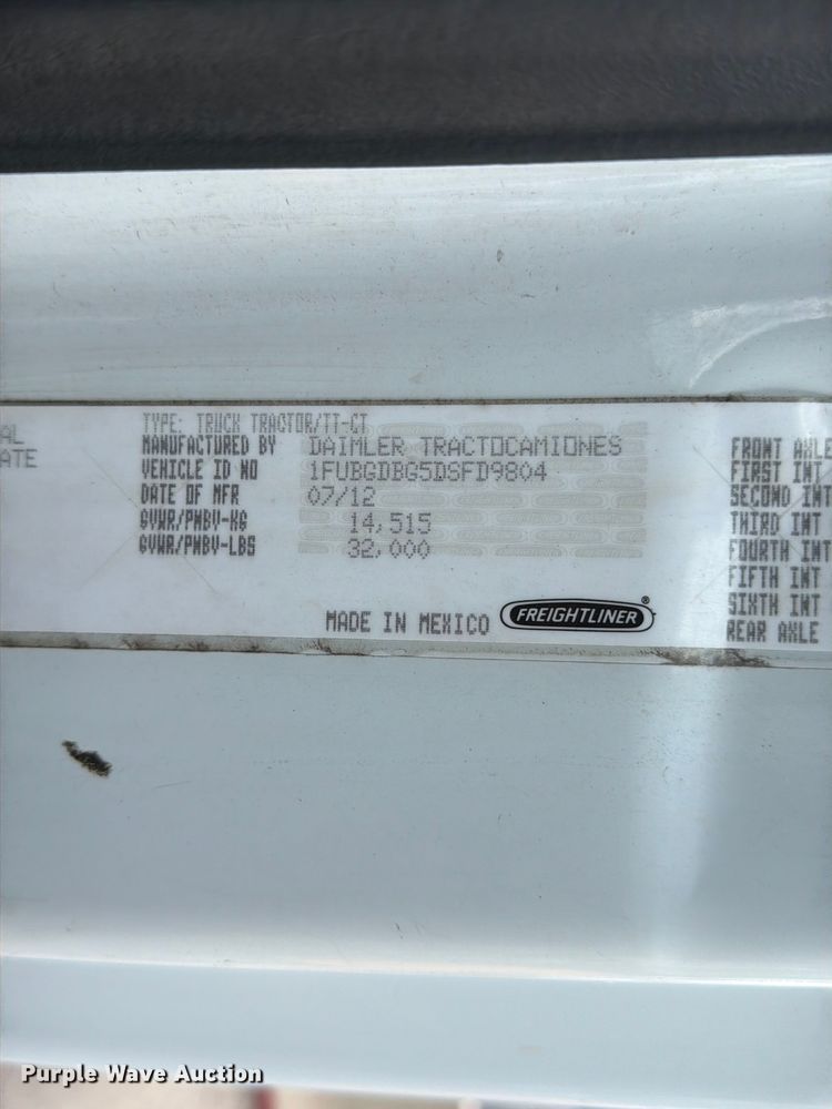 image for item DQ7896 2013 Freightliner Cascadia semi truck