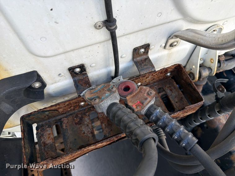 image for item DQ7897 2019 Freightliner Cascadia semi truck