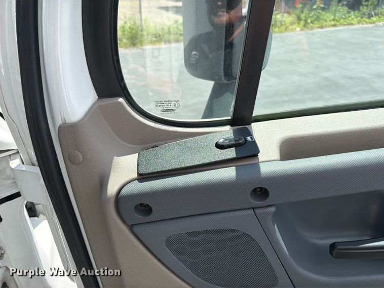 image for item DQ7897 2019 Freightliner Cascadia semi truck